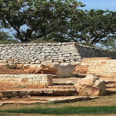 Trullo In Apulia With Private Pool 치스테르니노